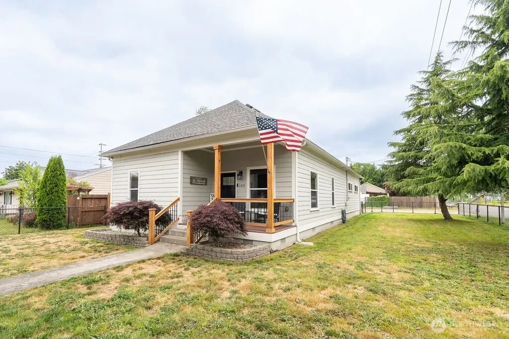 102 W Anderson Street Elma WA 98541