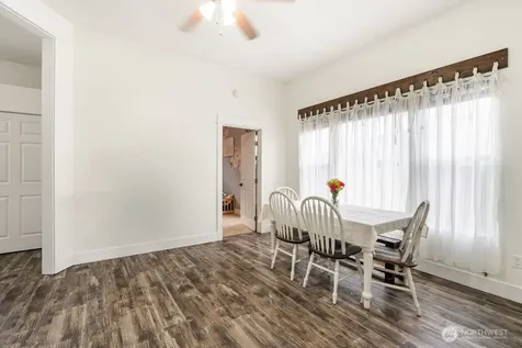 102 W Anderson Street Elma WA 98541