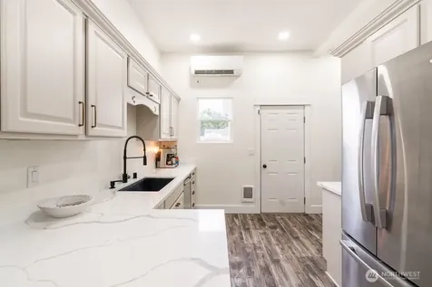 102 W Anderson Street Elma WA 98541