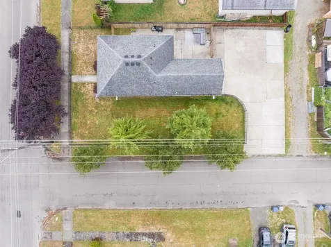 102 W Anderson Street Elma WA 98541