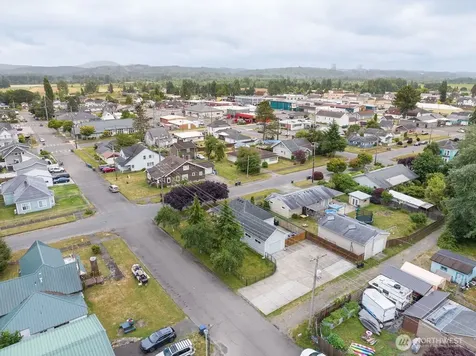 102 W Anderson Street Elma WA 98541