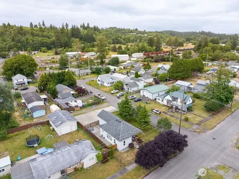 102 W Anderson Street Elma WA 98541