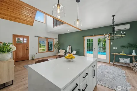 93 Golf Course Drive Pateros WA 98846