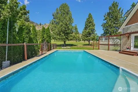 93 Golf Course Drive Pateros WA 98846