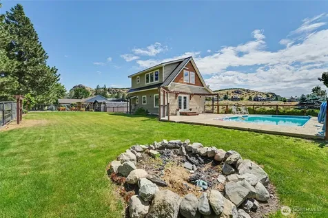 93 Golf Course Drive Pateros WA 98846