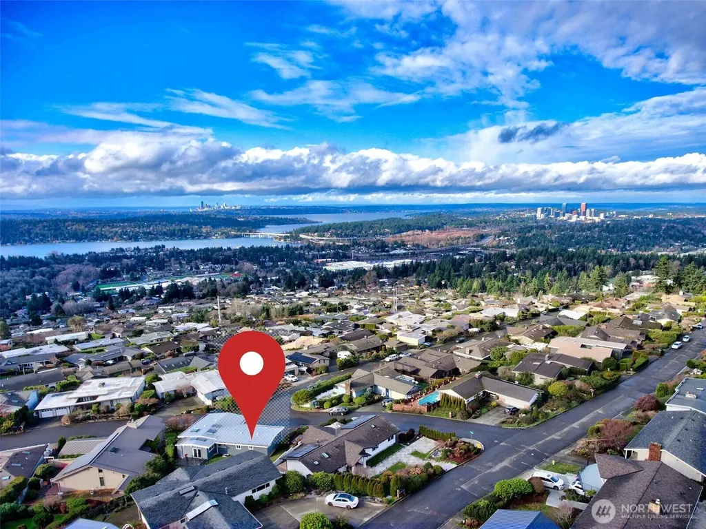 13901 Somerset Lane SE Bellevue WA 98006
