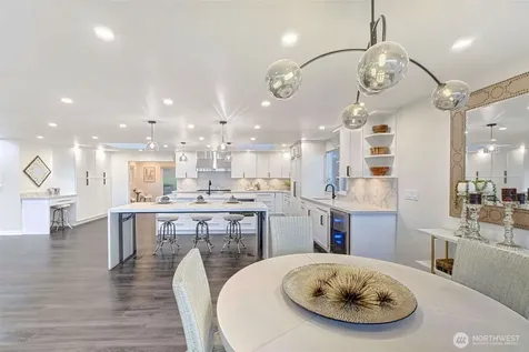 13901 Somerset Lane SE Bellevue WA 98006
