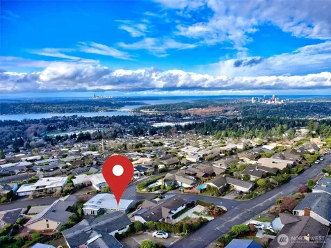 13901 Somerset Lane SE Bellevue WA 98006