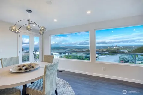 13901 Somerset Lane SE Bellevue WA 98006