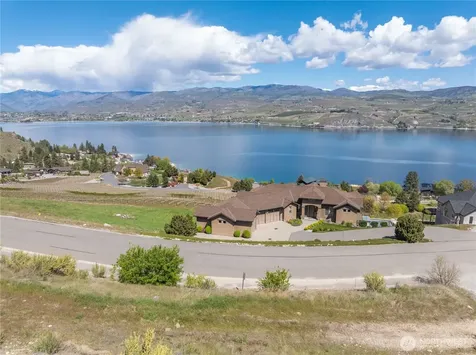 306 Clos Chevalle Road Chelan WA 98816