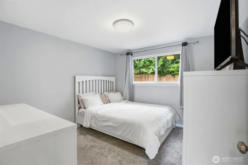 6983 Sunset Avenue NE Bremerton WA 98311