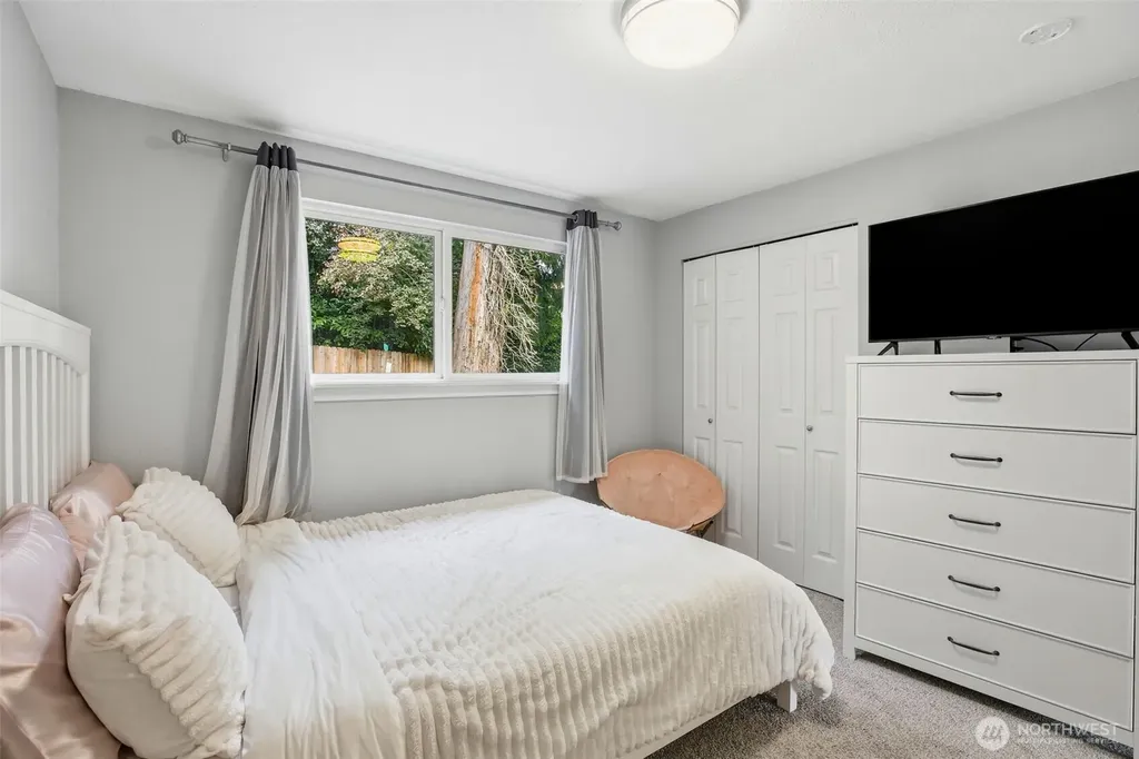 6983 Sunset Avenue NE Bremerton WA 98311