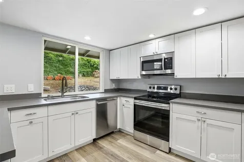 6983 Sunset Avenue NE Bremerton WA 98311