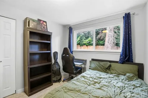 6983 Sunset Avenue NE Bremerton WA 98311