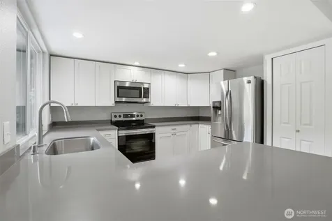 6983 Sunset Avenue NE Bremerton WA 98311