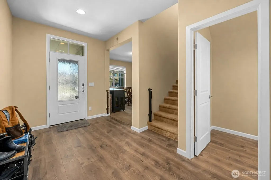 516 Petersen Drive E Enumclaw WA 98022