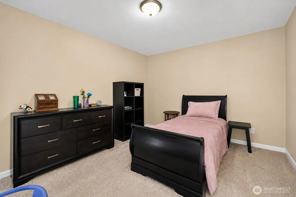 516 Petersen Drive E Enumclaw WA 98022