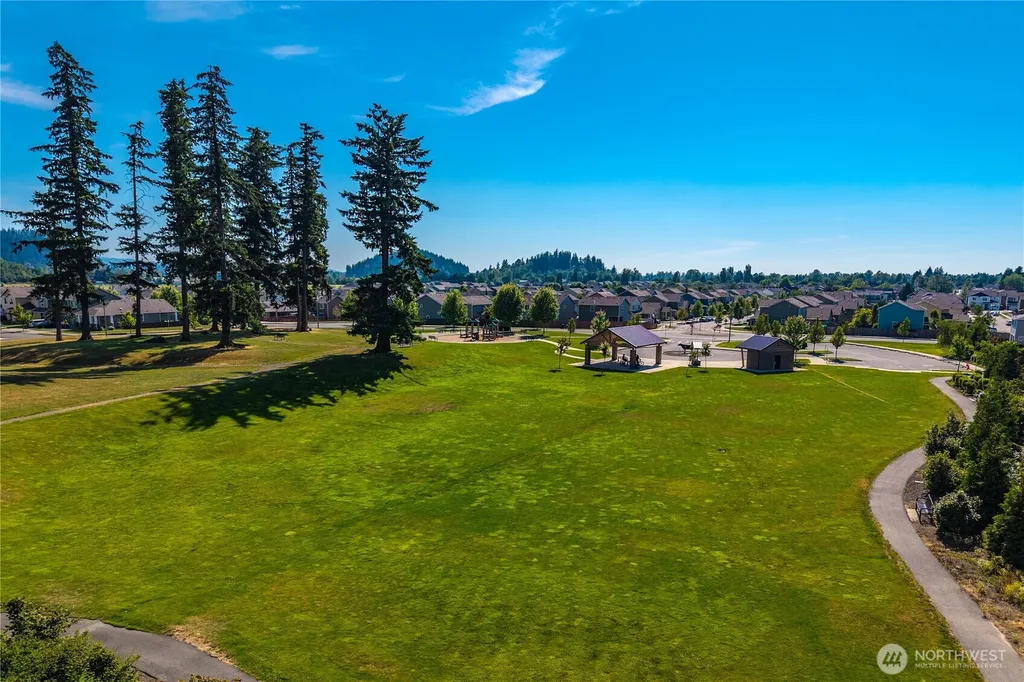 516 Petersen Drive E Enumclaw WA 98022