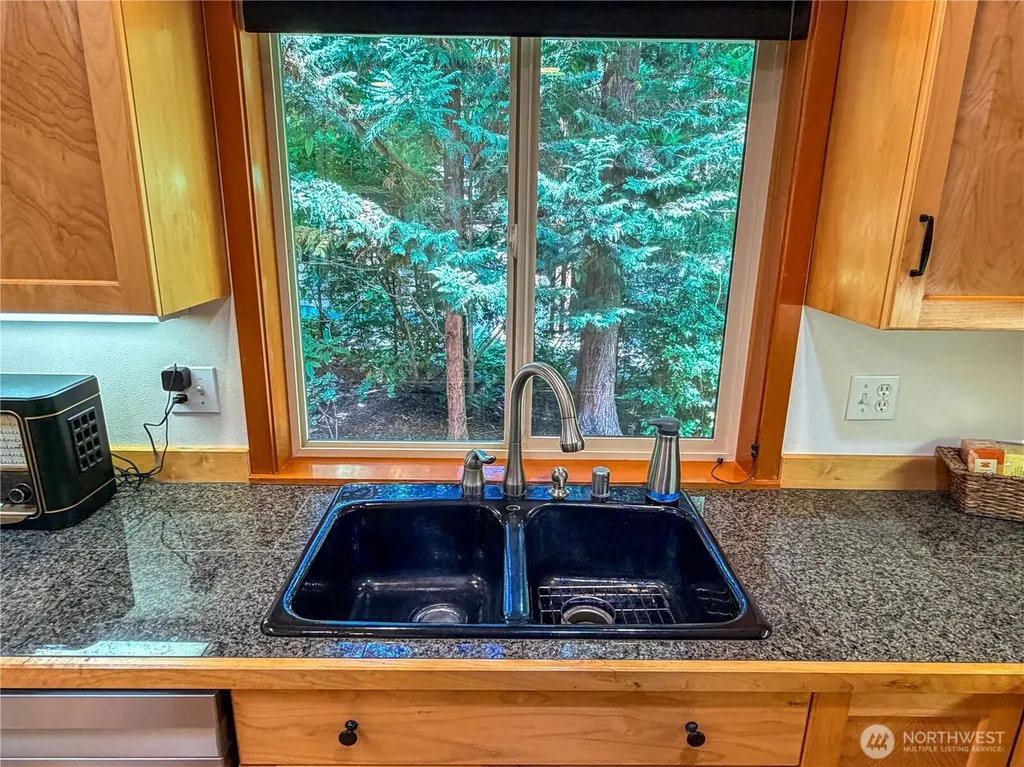 460 Pinecrest Port Townsend WA 98368