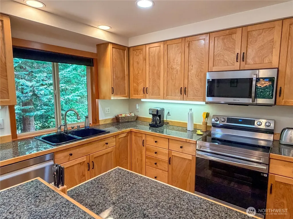 460 Pinecrest Port Townsend WA 98368