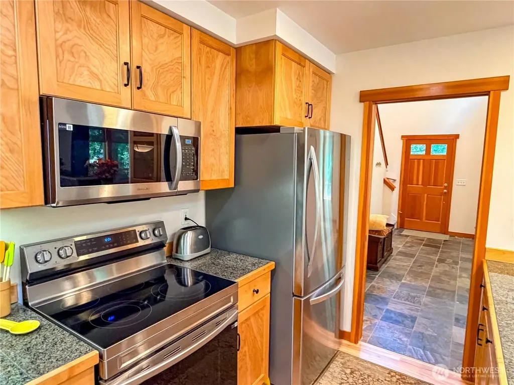 460 Pinecrest Port Townsend WA 98368