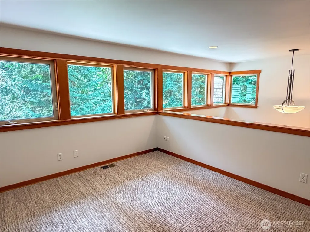460 Pinecrest Port Townsend WA 98368