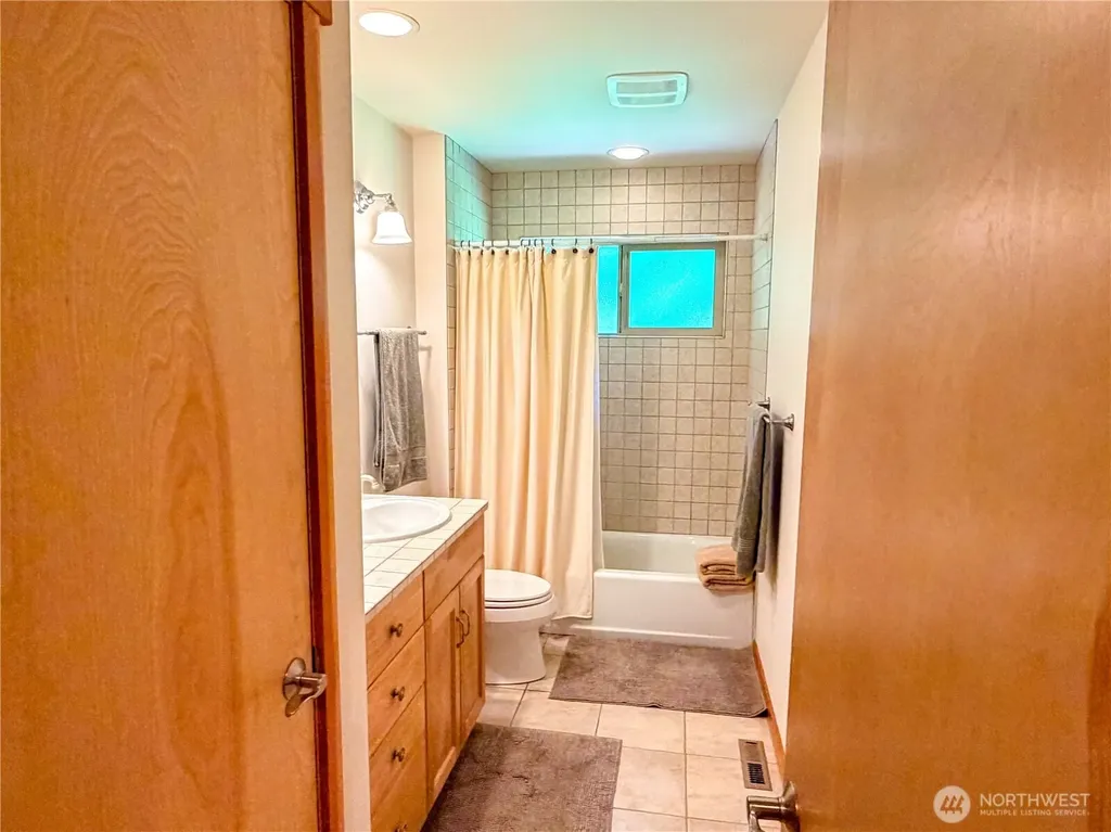 460 Pinecrest Port Townsend WA 98368