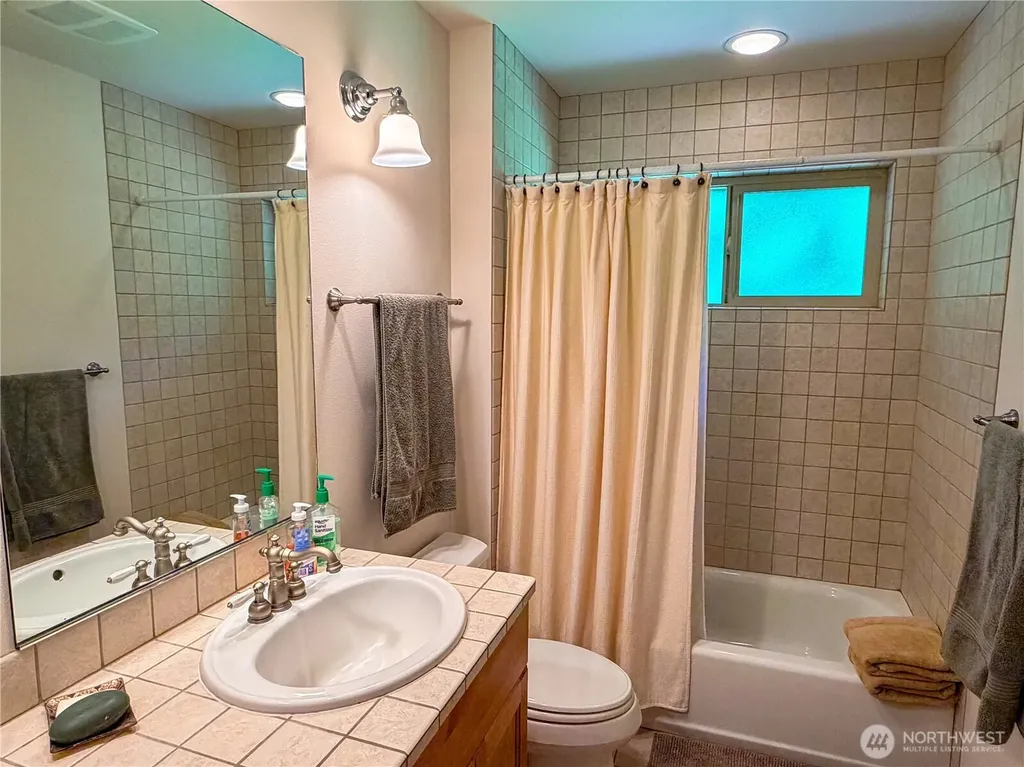 460 Pinecrest Port Townsend WA 98368