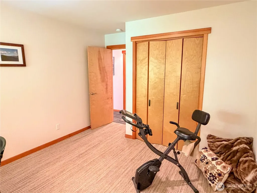 460 Pinecrest Port Townsend WA 98368
