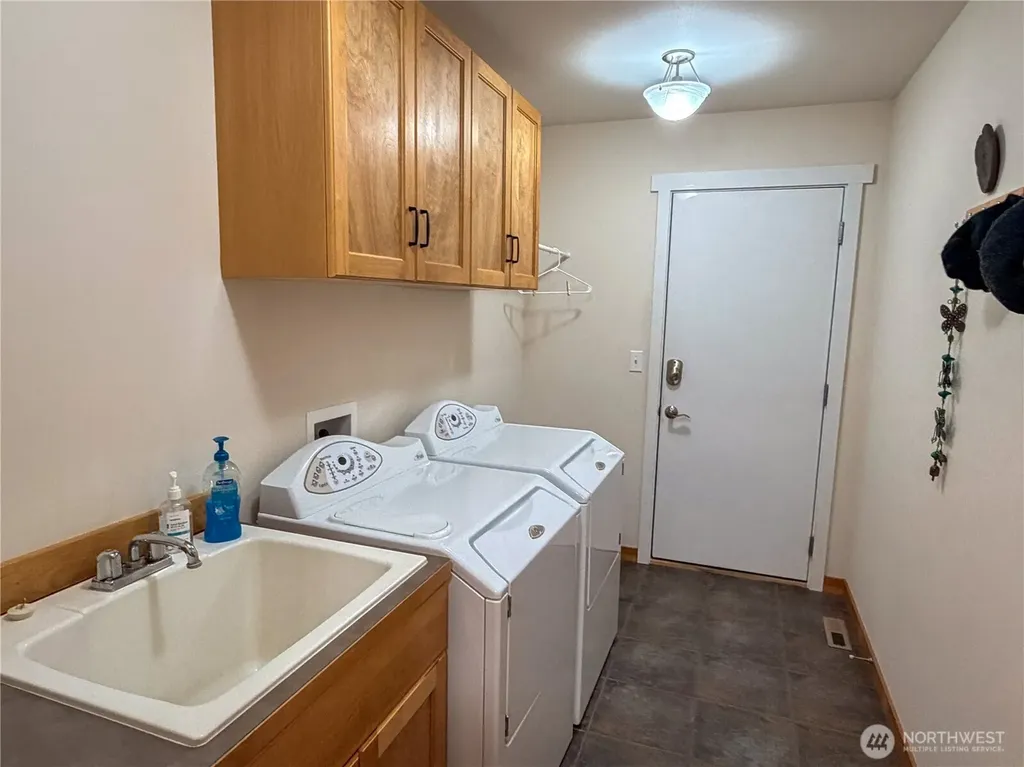 460 Pinecrest Port Townsend WA 98368