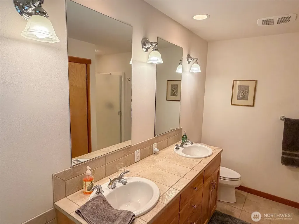 460 Pinecrest Port Townsend WA 98368