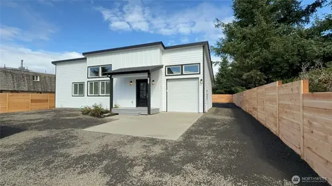 955 Tonquin Avenue SW Ocean Shores WA 98569
