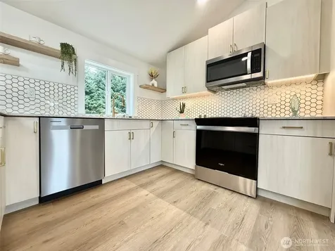 955 Tonquin Avenue SW Ocean Shores WA 98569