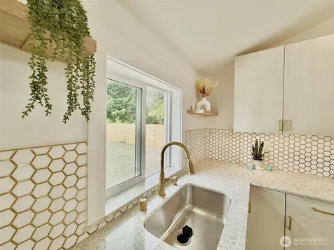 955 Tonquin Avenue SW Ocean Shores WA 98569
