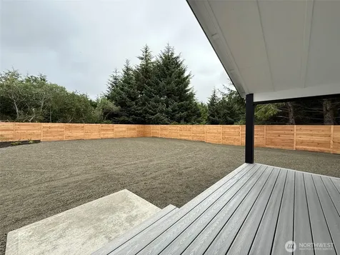 955 Tonquin Avenue SW Ocean Shores WA 98569
