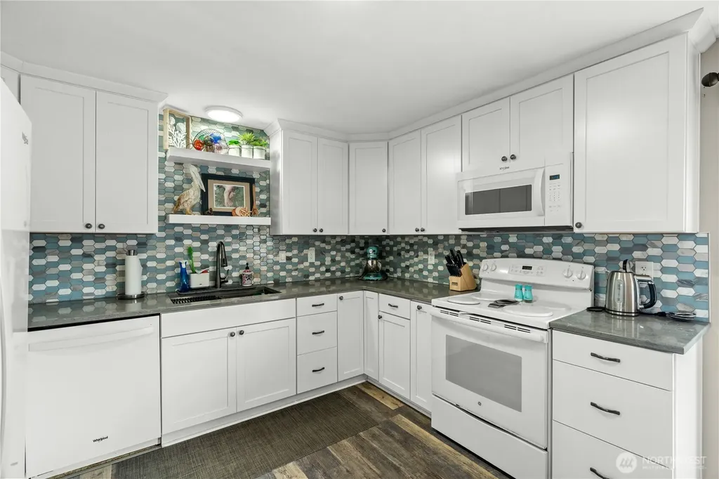 241 S Razor Clam Drive SW Ocean Shores WA 98569