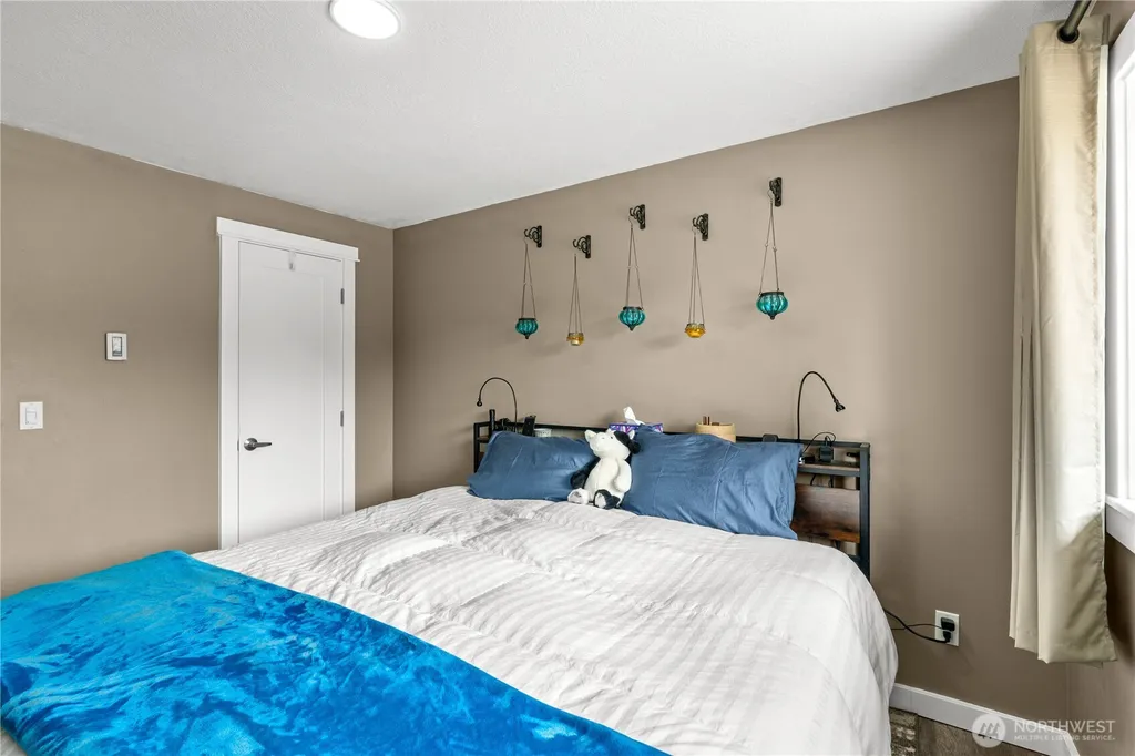241 S Razor Clam Drive SW Ocean Shores WA 98569