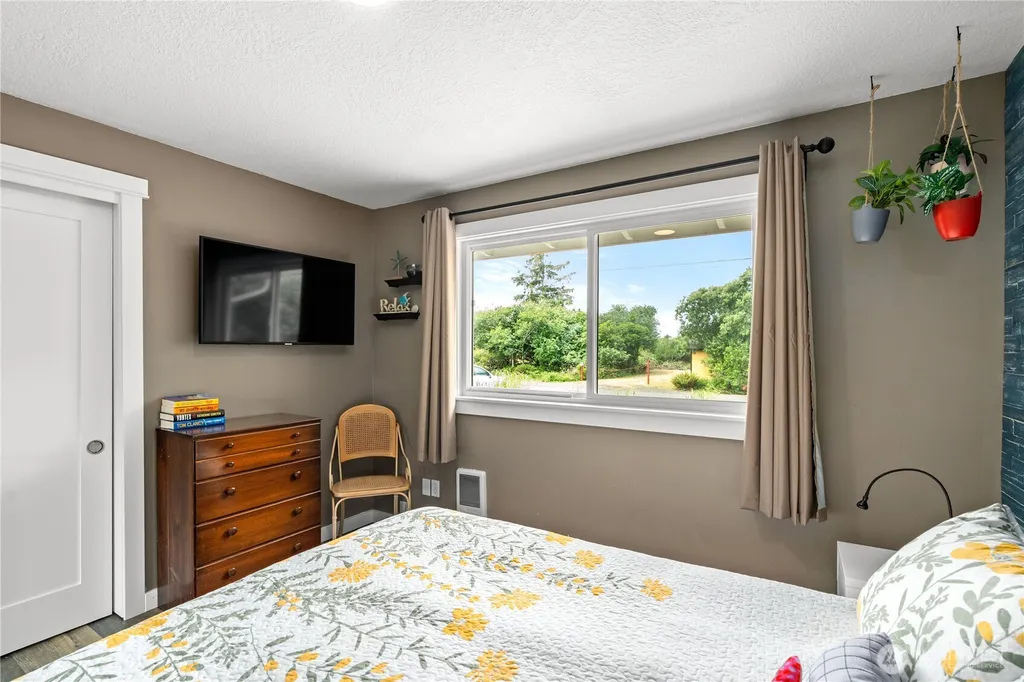 241 S Razor Clam Drive SW Ocean Shores WA 98569