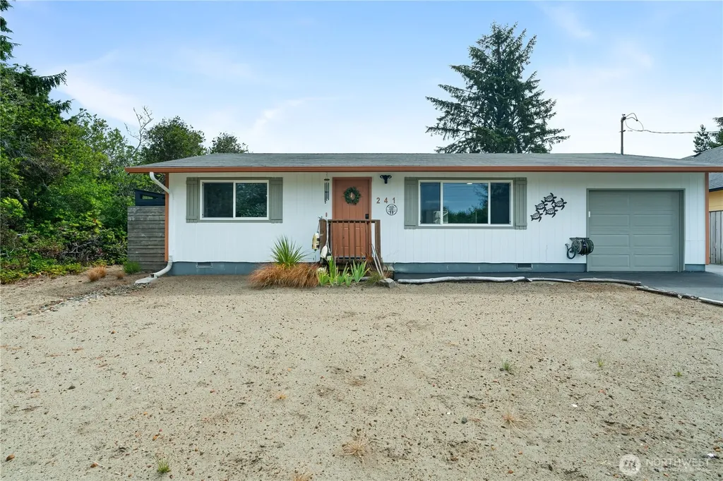 241 S Razor Clam Drive SW Ocean Shores WA 98569