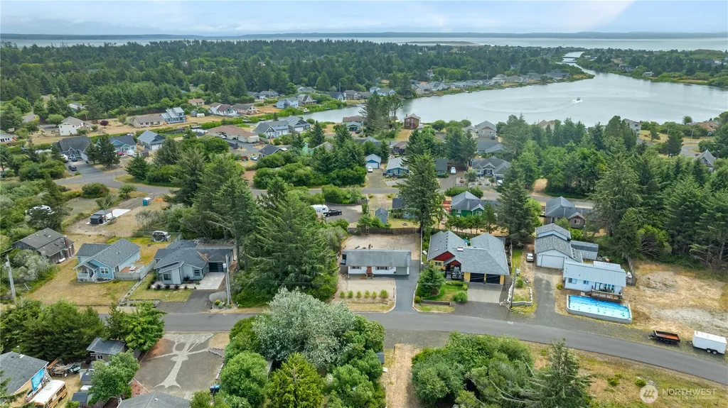 241 S Razor Clam Drive SW Ocean Shores WA 98569