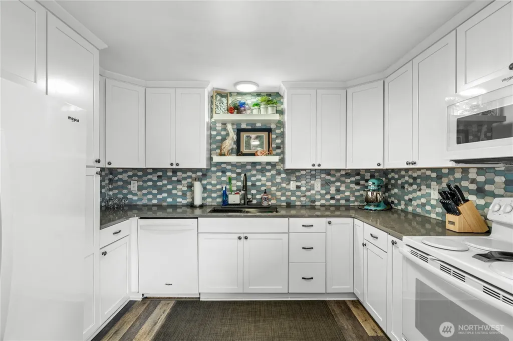 241 S Razor Clam Drive SW Ocean Shores WA 98569
