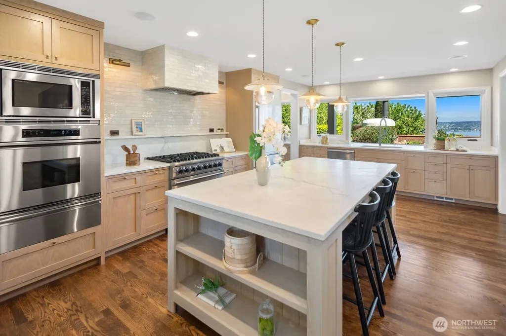7044 50th Avenue NE Seattle WA 98115