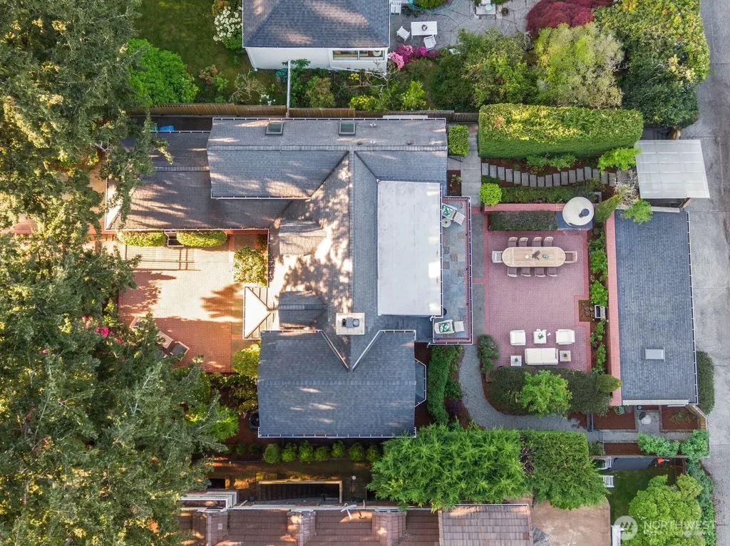 7044 50th Avenue NE Seattle WA 98115