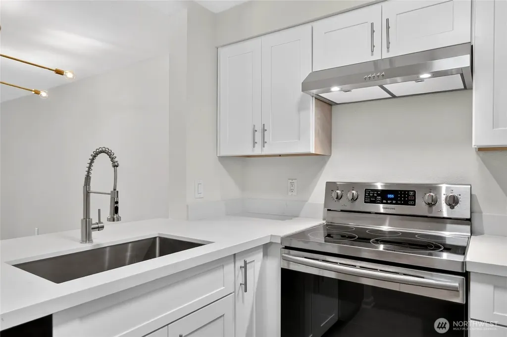 1300 W Boston Street Seattle WA 98119