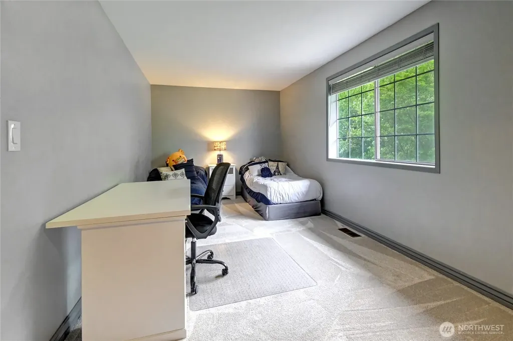 4914 Dover Street Everett WA 98203