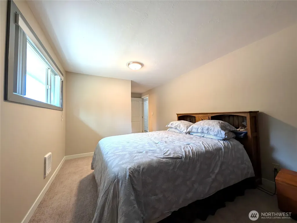 9428 Pacific Avenue SE Olympia WA 98513