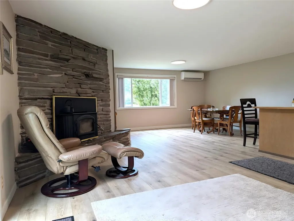 9428 Pacific Avenue SE Olympia WA 98513