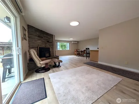 9428 Pacific Avenue SE Olympia WA 98513