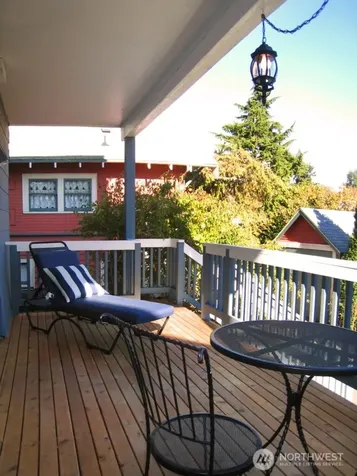 6538 18th Avenue NE Seattle WA 98115