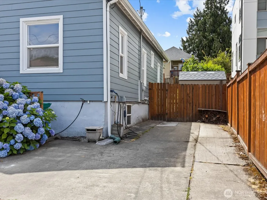 1715 26th Avenue S Seattle WA 98144